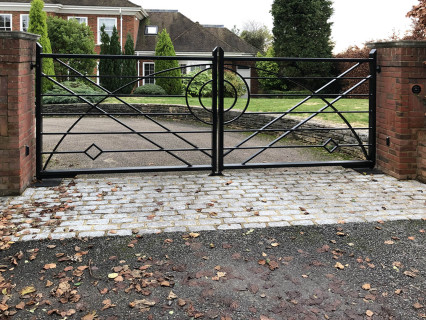 Metal / Wrought Iron Gate - 24