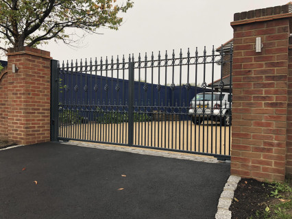 Metal / Wrought Iron Gate - 30