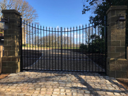 Metal / Wrought Iron Gate - 36