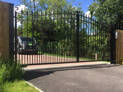 Metal / Wrought Iron Gate - 48